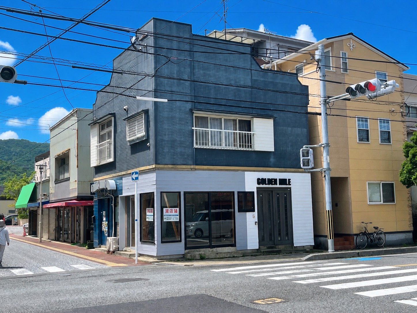 県道81号線沿い、古見本通り沿い♪ 銀座通り入口のテナント♪
