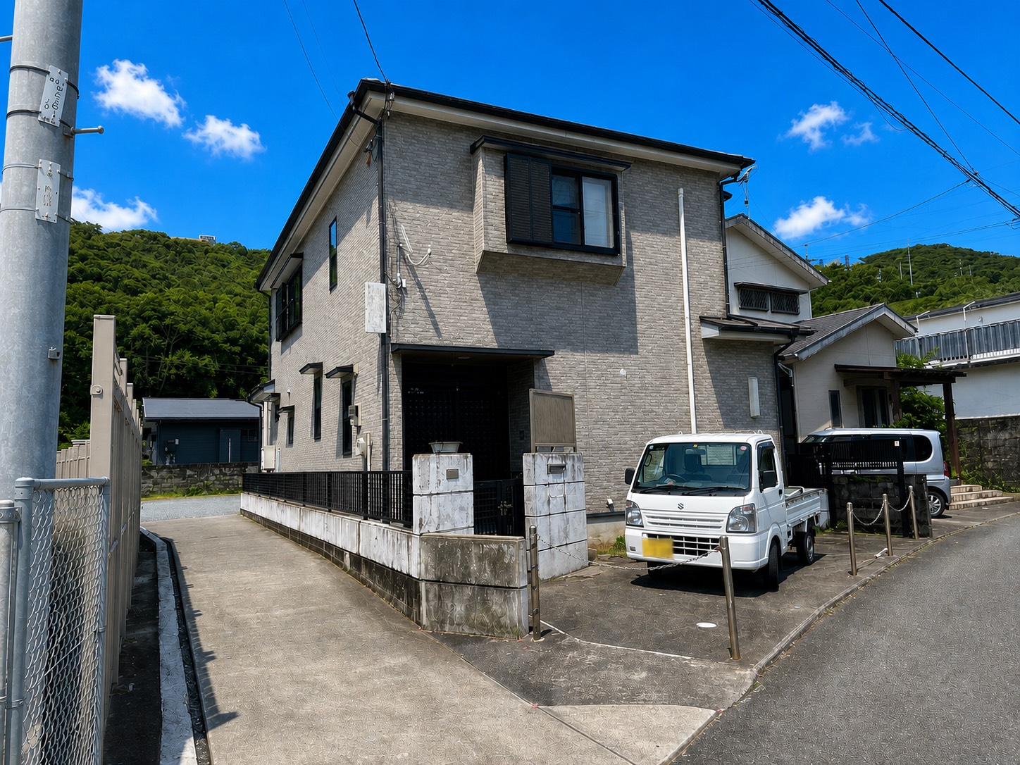 コンビニ・徒歩3分♪ 平田町戸建て♪
