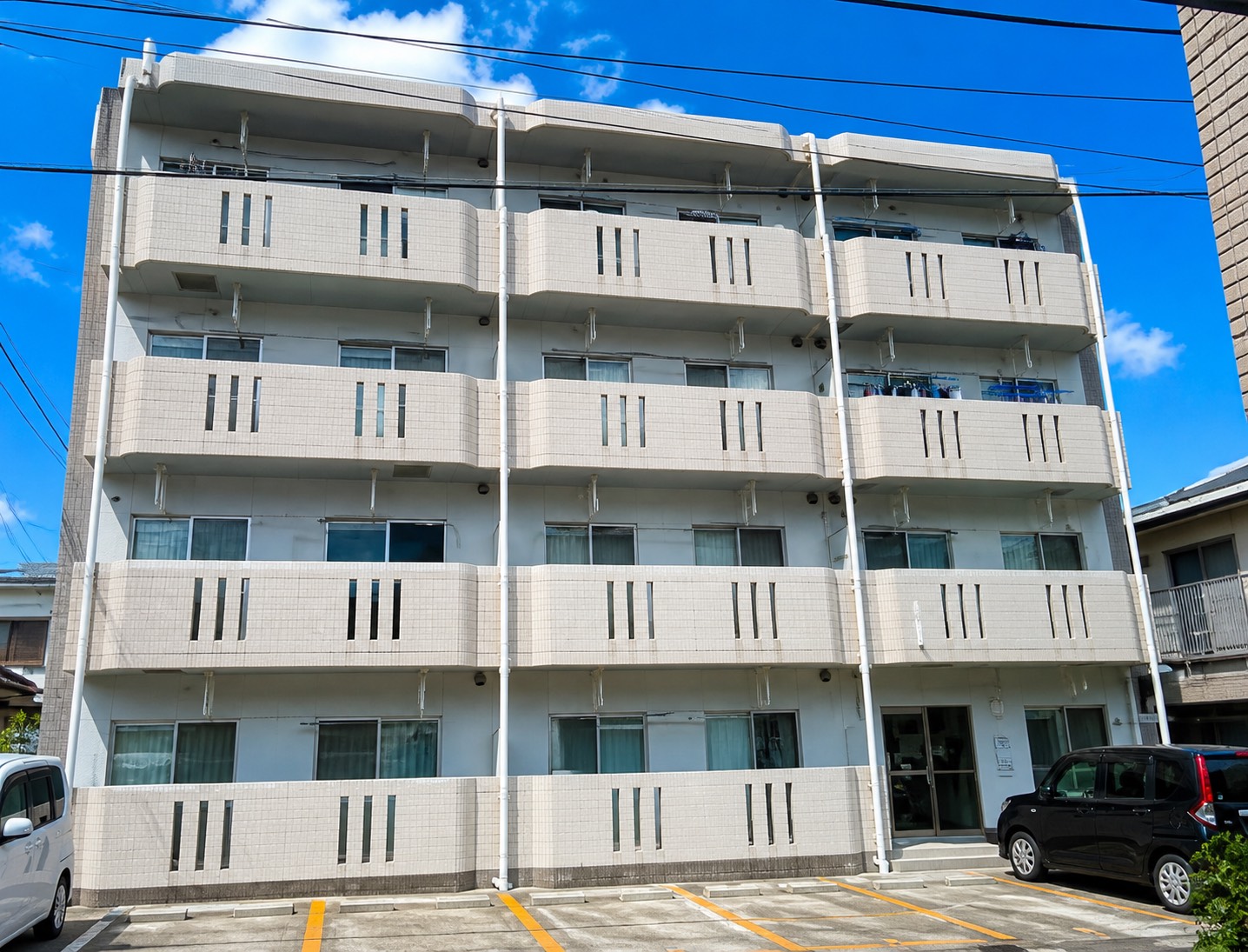 奄美小学校、奄美高校 徒歩2分♪ 石橋町2LDKマンション♪